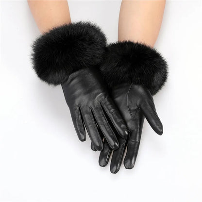 Lia Glove